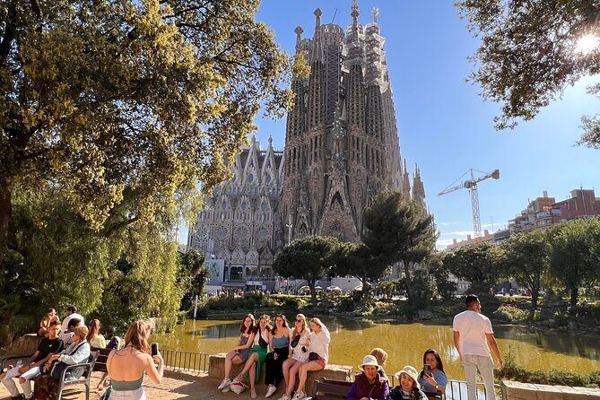 Sagrada Familia Tour with Express Entry and Local Guide - Booking timing: plan ahead for the date you want