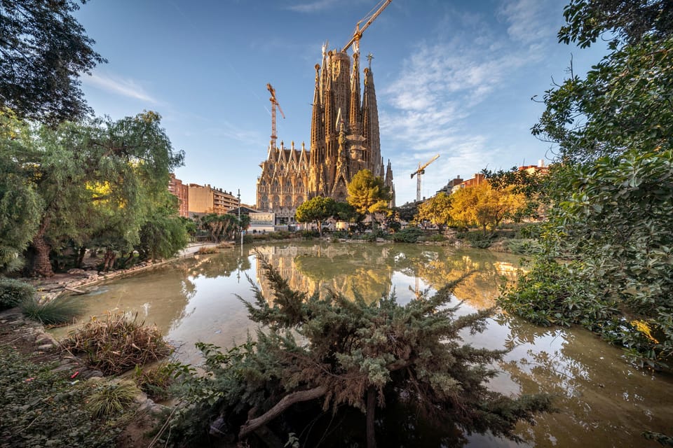Sagrada Familia Tour with Express Entry and Local Guide - Reading the Facades: Secret Messages in Stone