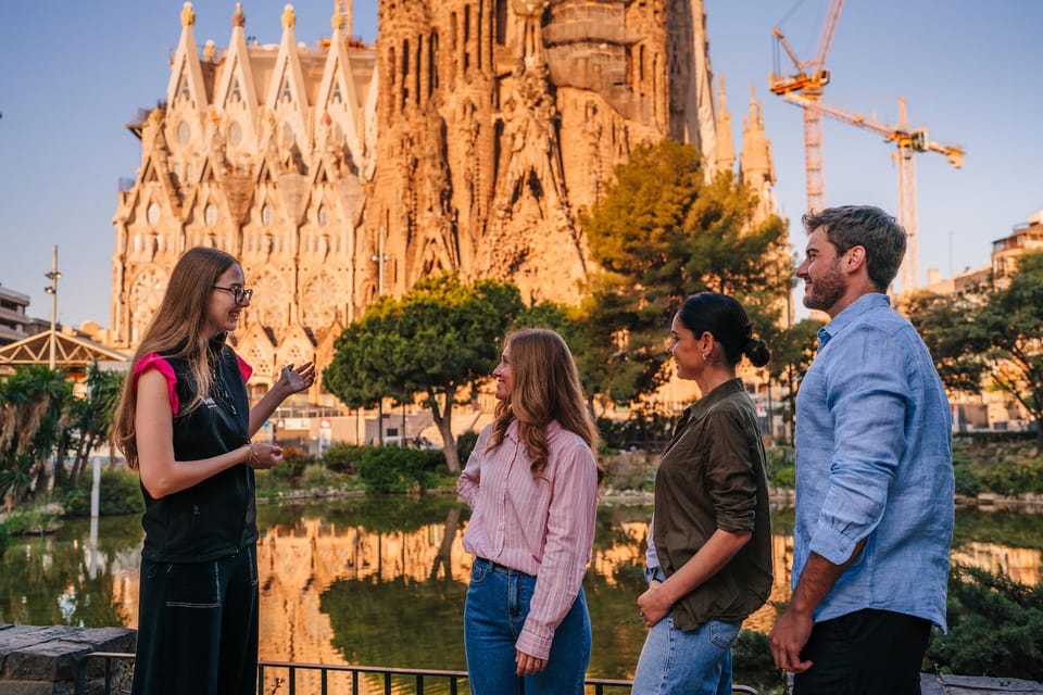 Sagrada Familia with Official Guide & Fast-Track Entry - Key things to know before you book