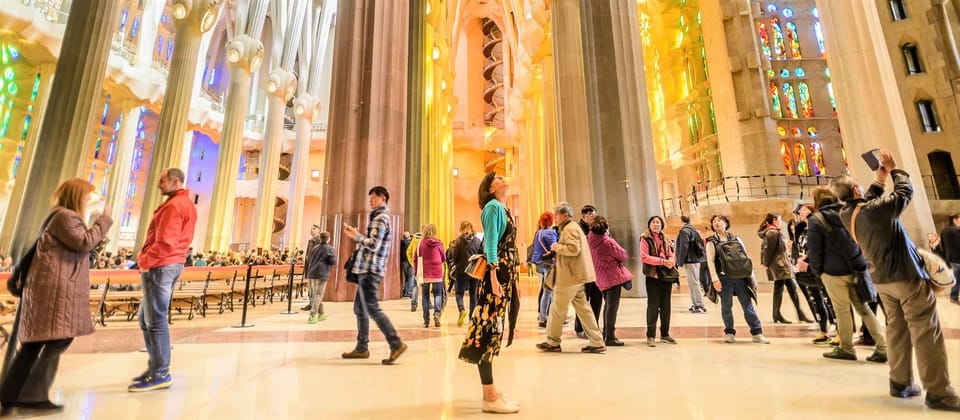 Sagrada Familia with Official Guide & Fast-Track Entry - Meeting at Sagrada Familia Entrance A: Avoid the First-Day Friction