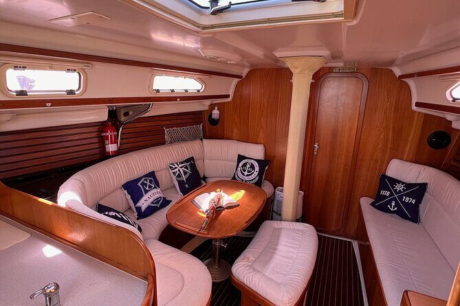 Sailboat ride for private groups in Barcelona - Getting on board: private group size, pickup, and what to bring