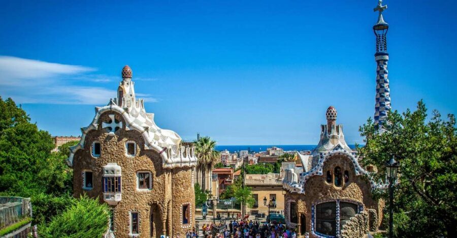 Sailing Experience, Sagrada Familia & Park Guell - Key things that make this tour work