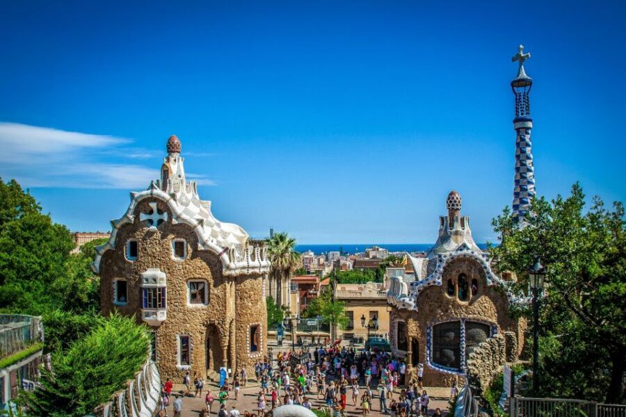 Sailing Experience, Sagrada Familia & Park Guell - Who should book this Barcelona sailing + Gaudí day?