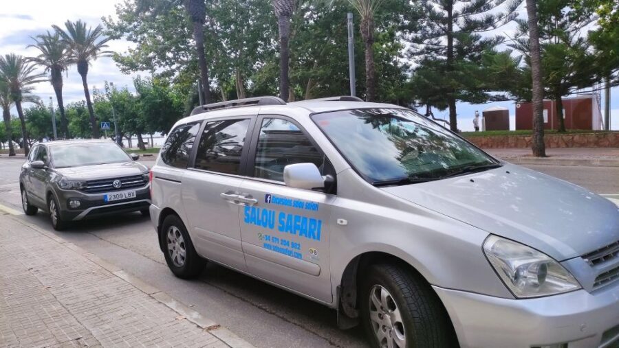Salou: club kayak Cambrils with hotel pickup - Cambrils beach time: feet in the sand, then on the water