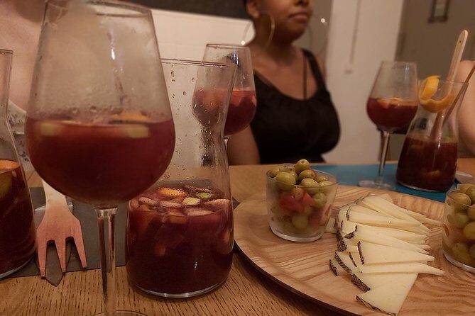 Sangria Cultural Workshop with Tapas - Small group attention with Kiki Rebel Tours