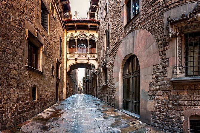 Self-Guided Audio Tour - Legends of the Gothic Quarter - The in-between beats: a street, a square, and a palace