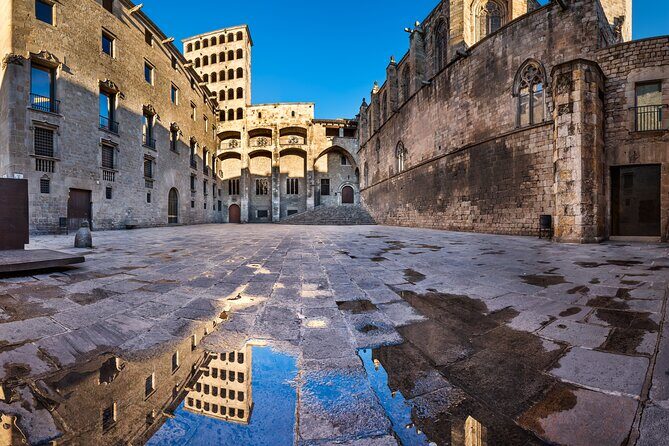 Self-Guided Audio Tour - Legends of the Gothic Quarter - What offline chapters mean when you’re actually walking