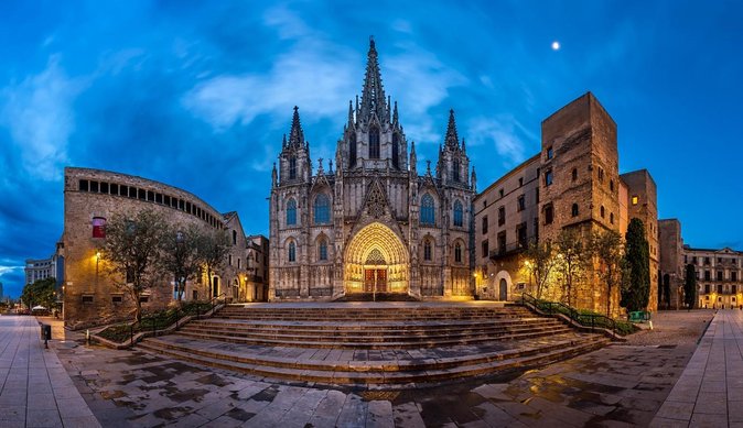 Self-Guided Tours Barcelona: 150+ Captivating Audio Stories - The value of headphones, plus what walking and biking change