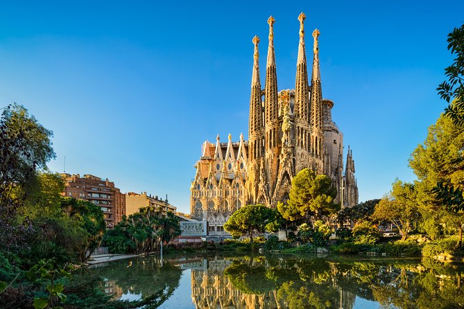 Semi-Private Barcelona Tour Gothic, Sagrada Familia & Park Guell - Key highlights at a glance