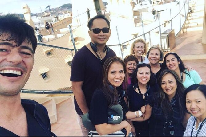 Semi-Private Barcelona Tour Gothic, Sagrada Familia & Park Guell - Montjuïc by vehicle: Face of Barcelona, Columbus Monument, and viewpoint time