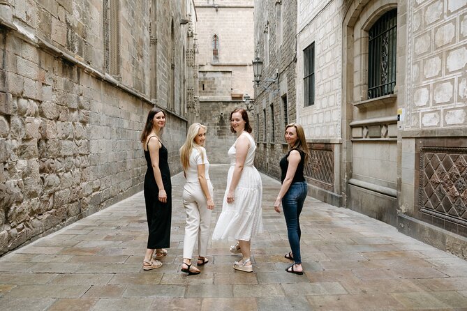 Shine in the Streets of Barcelona: cinematic & candid photos - Gothic Quarter streets and Plaça del Rei stair shots