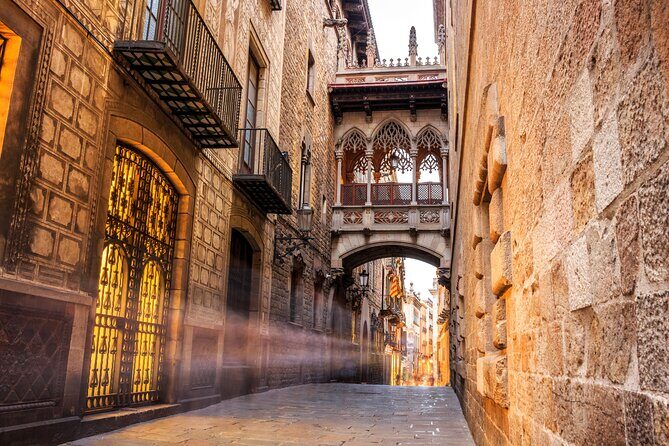 Skip-the-line Barcelona Cathedral with Private Guide - Entering Barcelona Cathedral: more than a quick photo stop