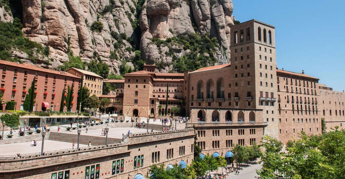 Skip-the-Line Barcelona & Montserrat Tour with Pick-up - Passeig de Gràcia and the Modernista mansions