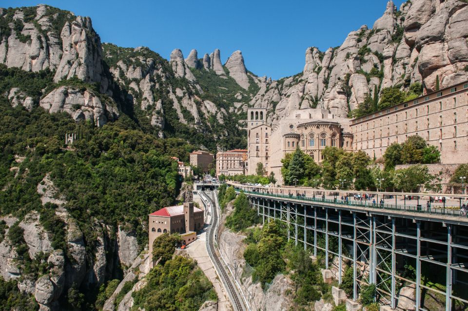 Skip-the-Line Barcelona & Montserrat Tour with Pick-up - Pickup, pacing, and how the day stays workable
