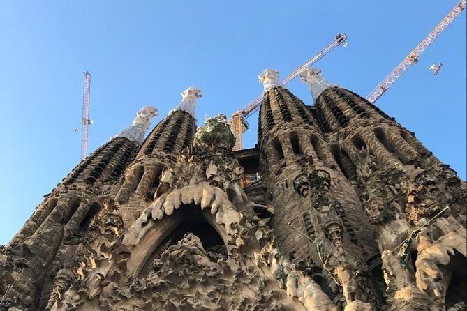 Skip The Line : La Sagrada Familia Guided Tour - Meeting at the Sagrada Familia Souvenir Shop area (and why 15 minutes helps)