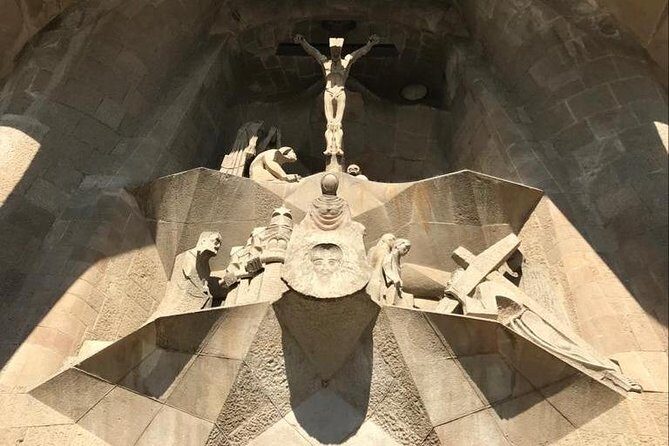 Skip The Line : La Sagrada Familia Guided Tour - The 2-hour flow: what your guide will help you notice