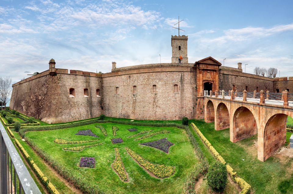 Skip-the-line Montjuïc Castle Tour with a Cable Car Ride - Park-to-castle flow: how the walking and pacing usually feel
