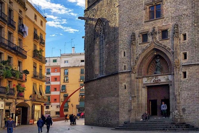 Small Group Barcelona Walking Tour, Flamenco Show & Tapas Dinner - Tapas and wine in La Ribera: a chef-owned meal that feels local