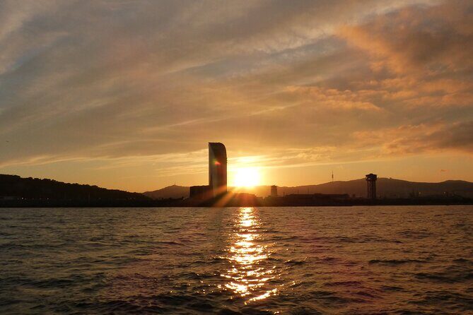 Sunset Sailing Tour in Barcelona - The 2-hour sunset arc: what you’ll see as the light changes