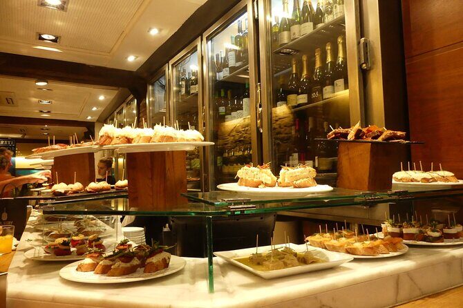 Tapas and Wine Walking Tour in Barcelona - Small group size (up to 8): why it changes the whole vibe