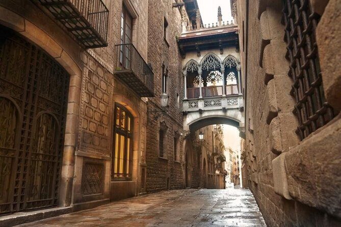 Tarragona Scavenger Hunt and Highlights Self Guided Audio Tour - Starting Point: Monument als Castellers on Rambla Nova