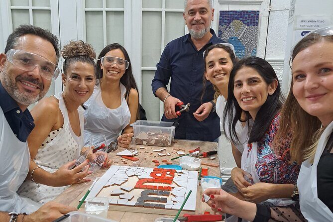 Teambuilding Barcelona: Create the logo of your company in mosaic - Mosaiccos in Ciutat Vella: what the 2.5 hours actually feels like