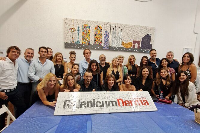 Teambuilding Barcelona: Create the logo of your company in mosaic - Should you book Mosaiccos trencadís team building?