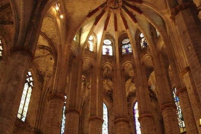 'The Cathedral of the Sea' Walking Book Tour - Stop 1: Basilica de Santa Maria del Mar and why it hits hardest
