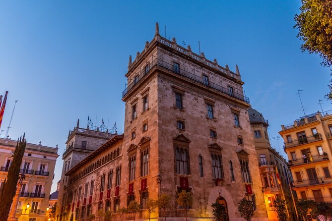 The Gothic Trail – Ghosts of Barcelona Exploration Game - The App Experience in English: Audio Stories and No Tour Guide