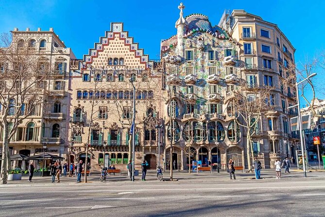 The wonders of architecture 2 hours on foot in Barcelona - Stop 1: Barcelona Cathedral—details you can catch in 15 minutes