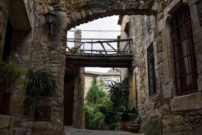 Three Medieval Gems & Local Lunch Private Tour from Barcelona - Price and value: is $692.36 per person worth it?