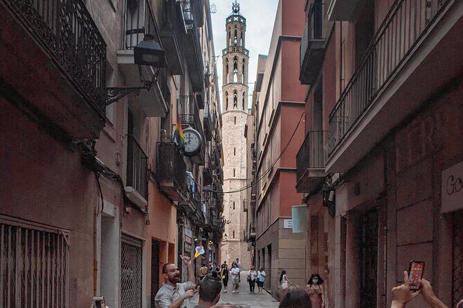 Together Food and Culture Walking Tour in Barcelona - Stop 1: 2,000 years of Barcelona through food and architecture