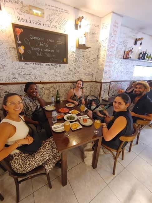 Top Tours Barcelona - Tapas Tour Barcelona - The guide makes it: stories, connection, and practical food talk