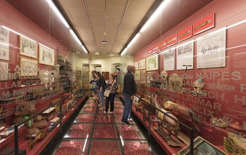 Toy Museum: Anna Maria and Salvador Dalí and García Lorca's toys. - Robots and video games: the toys that grew up (and didn’t stop)