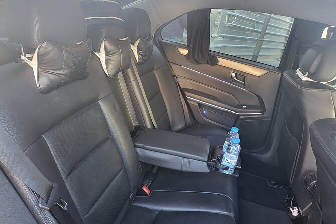 Transfer Barcelona Airport - Private Means Your Group, Your Pace, Your Luggage