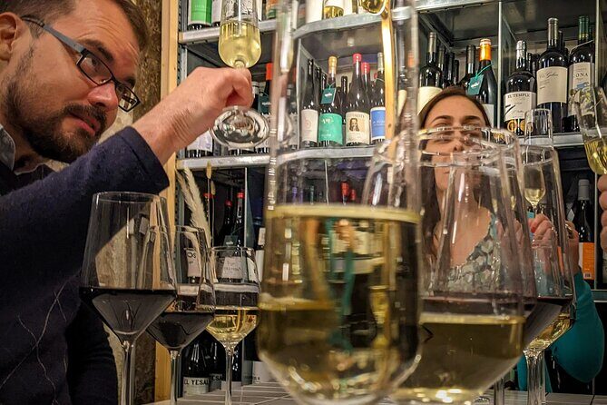 Vidavivida Wine Journey Food and Culture Tour in Barcelona - Stop 1 in Barri Gòtic: streets, 2000 years of Barcelona, and first tastings