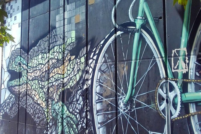 Visite insolite de Barcelone à vélo (en français) - The guide’s role: details and practical Barcelona tips