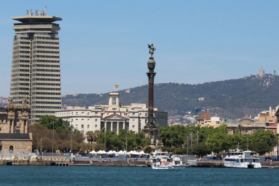 Walking Tour Gothic Quarter and Ramblas+Boat Trip - Spotting Gaudí on the Move: Palau Güell Before the Sea