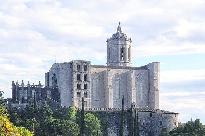 Walking Tour in Girona History and Gastronomy with Tasting - Jewish Quarter streets: beautiful lanes plus key context (without rushing into museums)