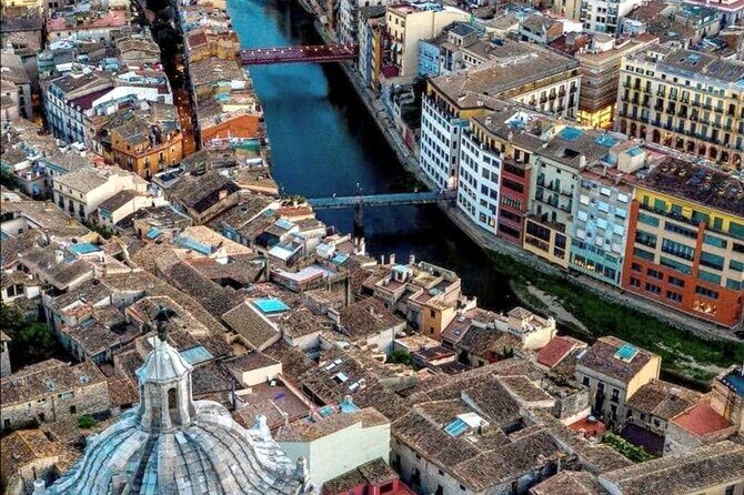 Walking Tour in Girona History and Gastronomy with Tasting - Passeig de la Muralla: walking the walled-city line and climbing for views