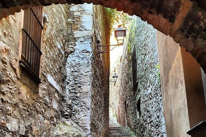 Walking Tour in Girona History and Gastronomy with Tasting - Onyar River at Rambla de la Llibertad: bridges, reflections, and quick breaks