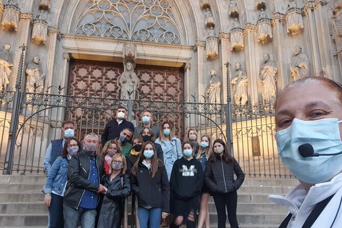 Walking Tour Mysteries and Legends of Barcelona and its Ghosts - Pont del Bisbe and Plaça del Rei: dark stone with a local saying