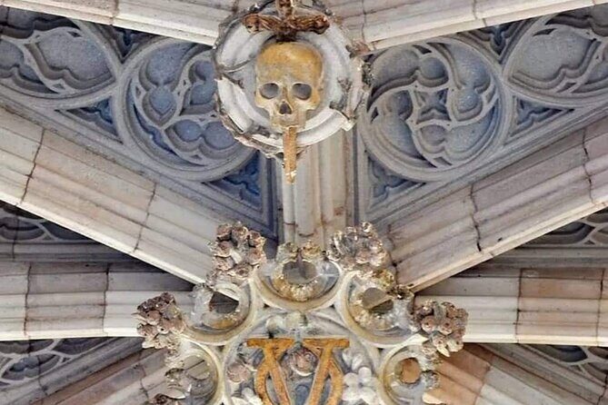 Walking Tour Mysteries and Legends of Barcelona and its Ghosts - Carrer d’Estruc to Portal de l’Angel: where clues start