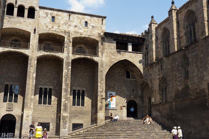 Walking tour of the Gothic Quarter of Barcelona + Cathedral - Basílica de Santa Maria del Pi: the tour’s satisfying ending
