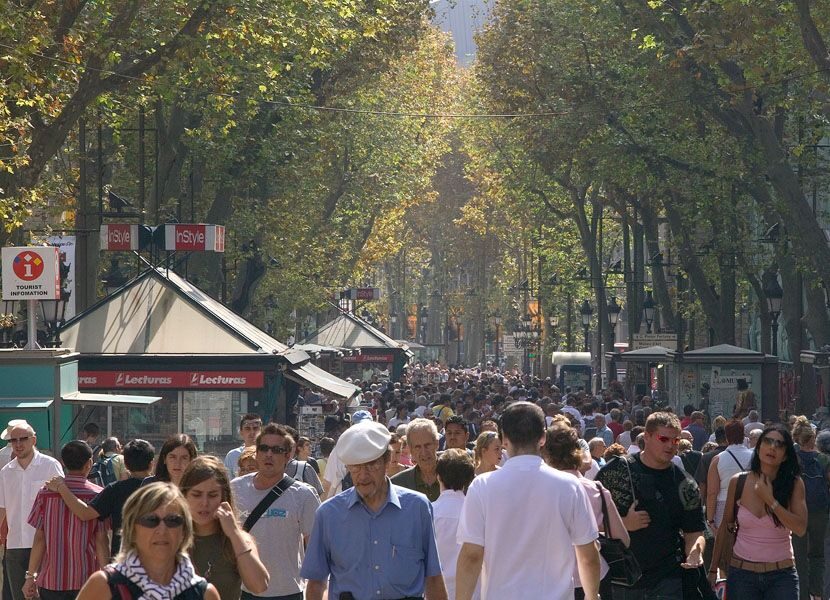 Walking Tour on Barcelona Old Town 3-Hour - From Hotel Pickup to La Rambla: The Walk That Sets the Mood