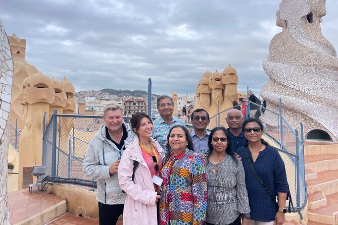 Welcome Private Chauffeured Tour with Licensed Guide - Sagrada Família with a guided baseline, then your own pace