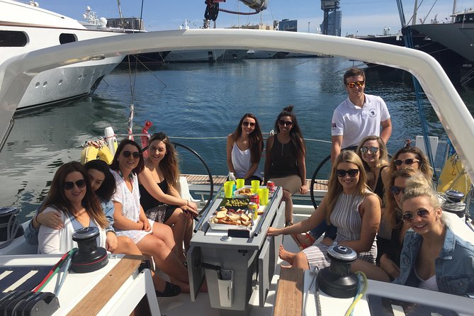Wonderful 2 Hour Sailing trip including open bar and Pinchos - Marina Vela to Port Vell: a fast route into the action