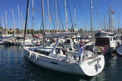 Wonderful 2 Hour Sailing trip including open bar and Pinchos - Barceloneta by sail: close to the beach, away from the crowds