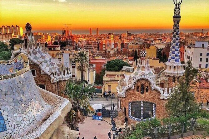 Wonders of Gaudi: Park Guell & Sagrada Familia Private Tour - Transport and pickups: the part worth reading closely