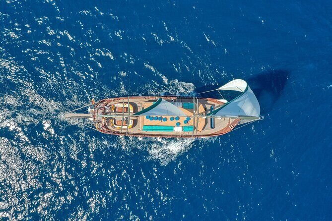 Wooden Boat Sailing with Tapa and Welcome Drink - Key things to know before you go